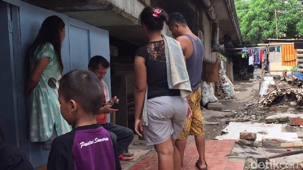 Kembali ke rumah Bedeng Standing bawah Tol Kalijodo
