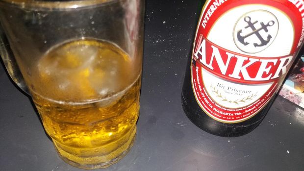Minuman bir dibandrol dengan harga Rp 60 ribu per botol.