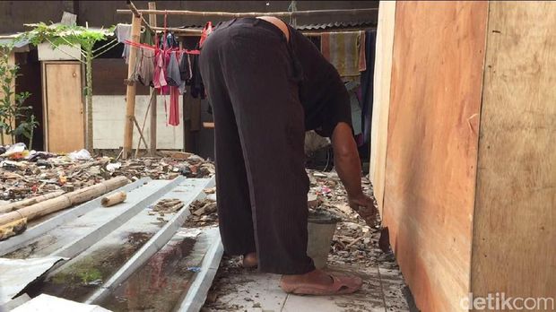 Kembali ke rumah Bedeng Standing bawah Tol Kalijodo