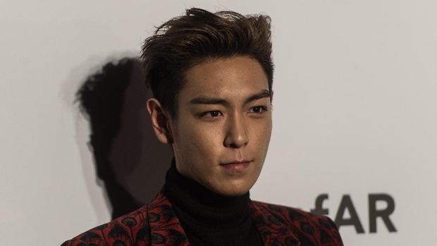 Anggota Bigbang, T.O.P terjerat kasus mariyuana dan membuat program wajib militer yang ia jalani berantakan.