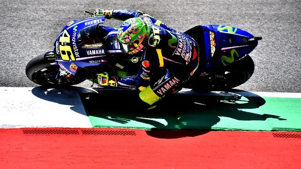 Valentino Rossi tidak meremehkan Danilo Petrucci di akhir balapan.