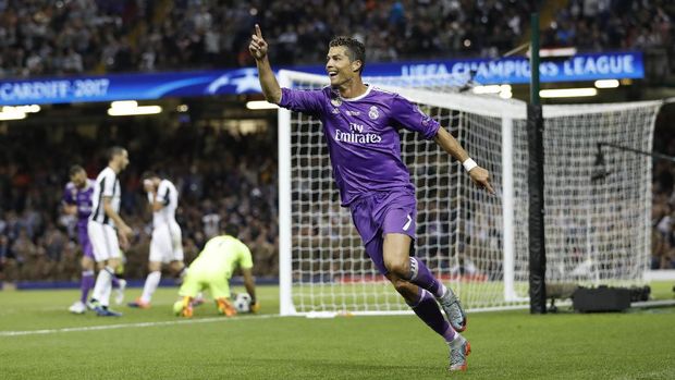 Ronaldo mencetak dua gol ke gawang Juventus.