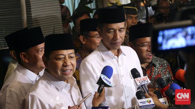 Golkar akan memanfaatkan posisi sebagai partai pendukung pemerintah untuk meminta bantuan pemerintah.
