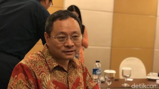 Cara Sharp Hadapi Agresifnya Ponsel China