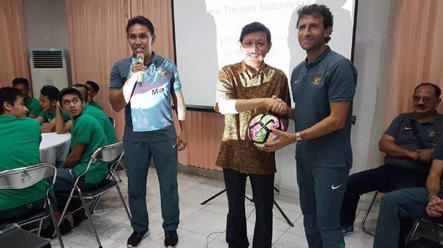 Kegiatan Skuat Timnas Indonesia jelang lawan Kamboja. Sebelum menghadapi Puerto Rico, Indonesia meraih kemenangan atas Kamboja. 