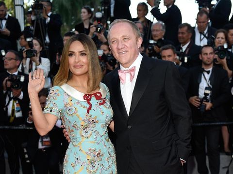 Di Usia 50, Si Seksi Salma Hayek Tampil <i>Topless</i> di Instagram