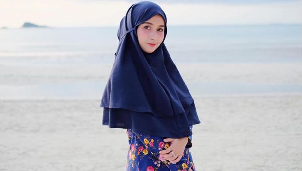 Foto Jilbab  Instan  Seperti Ini yang Tren Dipakai Selebgram