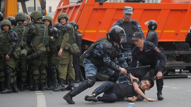 Aksi Protes Menjalar di Rusia, Pengkritik Putin Dibui