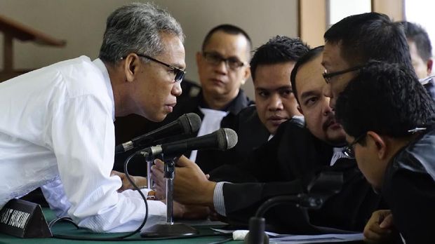Ahok Absen, Kuasa Hukum Buni Yani Keluhkan Perlakuan Berbeda