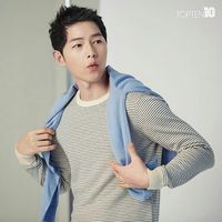 Foto: 7 Gaya Song Joong Ki yang Bisa Jadi Inspirasi Busana Liburan