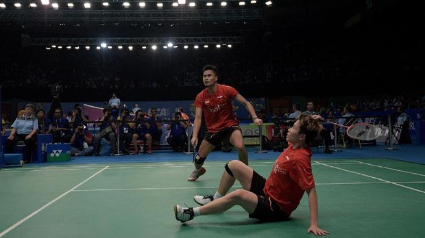 Langkah Tontowi/Liliyana terhenti di semifinal BWF Super Series Finals.