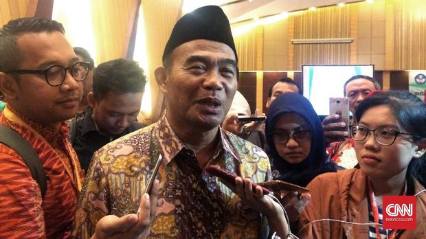Muhadjir Effendy mengklaim full day school akan banyak manfaatnya.