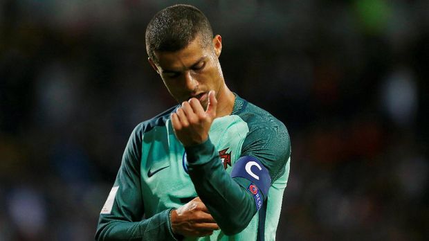 Kapten Timnas Portugal, Cristiano Ronaldo, pemain yang amat dihormati di skuat tersebut. (