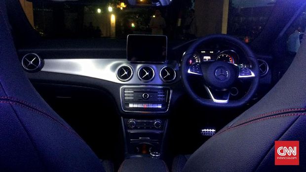 Interior kabin Mercedes-Benz GLA 200 AMG Line