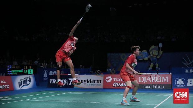 Tontowi Ahmad/Liliyana Natsir tetap tenang meski sempat tertinggal di awal laga.