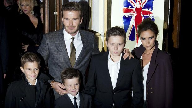 Ketiga putra David Beckham ikut klub sepak bola, namun baru Brooklyn dan Romeo yang ikut masuk jadi model seperti sang ayah.