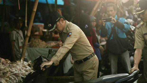 Viral Video Wali Kota Bogor Tendang Motor yang Parkir Sembarangan