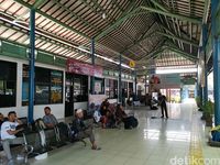 143 Bus di Terminal Harjamukti Cirebon tidak Laik Jalan