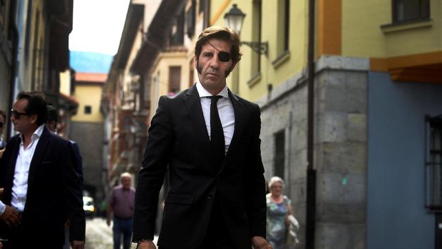Juan Jose Padilla turut menghadiri pemakaman Ivan Fandino. (