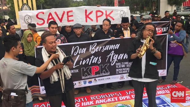 Fahri Hamzah Desak Jokowi Bubarkan KPK dan Komnas HAM