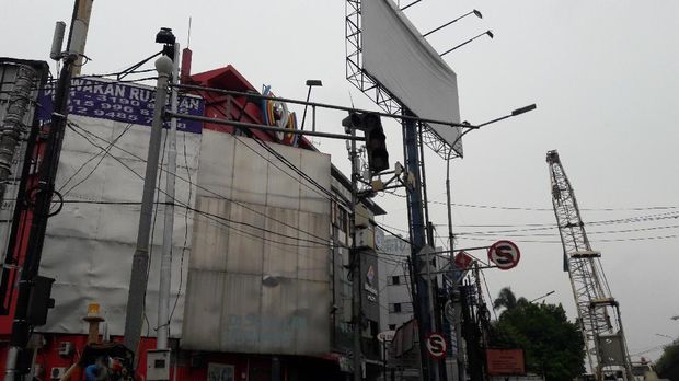  Lampu  Rusak Hanya Kuning  Perempatan Matraman Macet Total