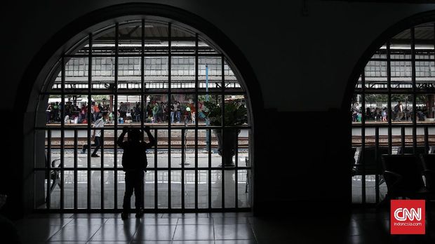 Kereta api memang masih jadi primadona bagi pemudik di saat lebaran.