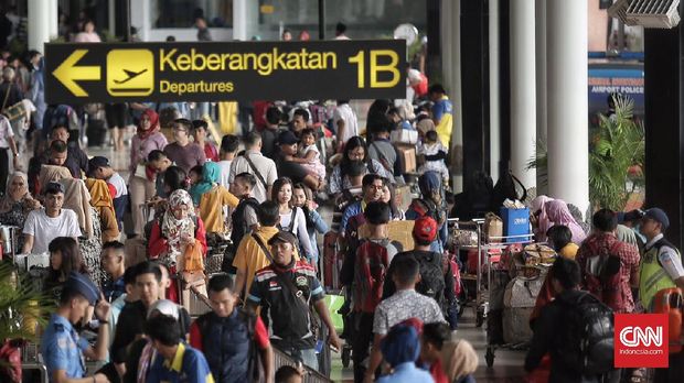 Bandara Soekarno Hatta masih dipadati pemudik pada H-2 Lebaran 2017.