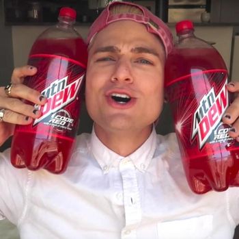 Tips Mudah Mewarnai Rambut Pakai Minuman Soda ala Vlogger 