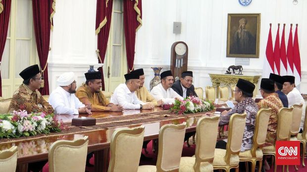 Presiden Joko Widodo memenuhi permintaan GNPF MUI untuk bertemu sekaligus bersilaturahmi di Istana Negara.