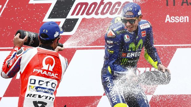 Valentino Rossi meraih kemenangan kesepuluh di Sirkuit Assen.
