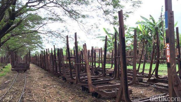 Lori bekas pabrik gula peninggalan Belanda di Brebes