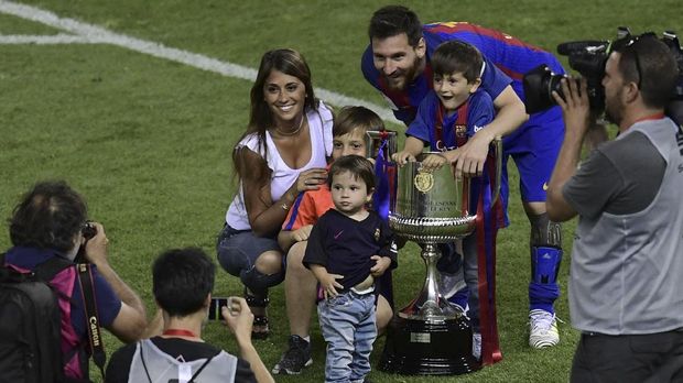 Messi dan keluarga kecilnya 