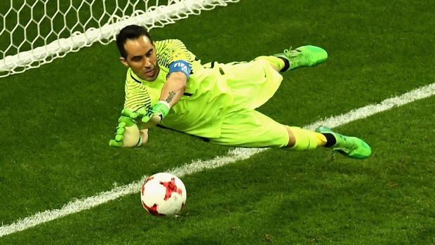 Bravo Gagalkan Tiga Penalti Portugal, Chile ke Final