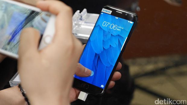 Vivo X20 Usung Kamera Belakang Ganda