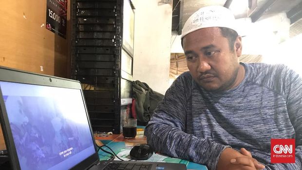 Anto Galon kembali menonton filmnya, Aku adalah Kau yang Lain.