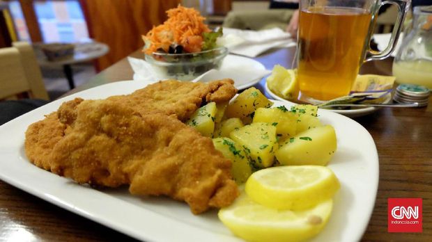 Wiener Schnitzel yang terkenal di Wina