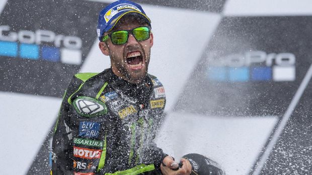 Jonas Folger tak bisa tampil pada tiga seri sisa MotoGP musim ini karena mengalami sakit. (