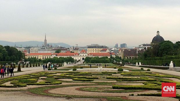 Taman kastel Belvedere yang terkenal