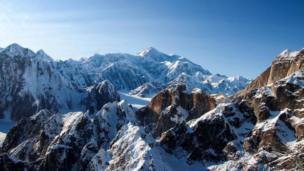 Meski memberikan tantangan berat, namun keindahan Puncak Gunung Denali membayar lunas kerja keras para pendakinya.