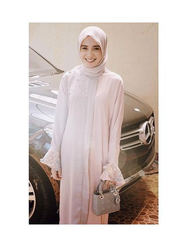 Foto Makin Kurus Stylish 5 Gaya Hijab Terkini Zaskia 