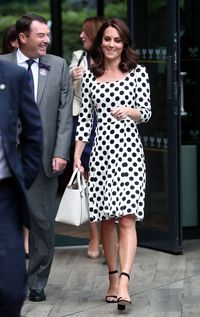 Bergaun Polkadot, Kate Middleton Sukses Curi Perhatian di Wimbledon