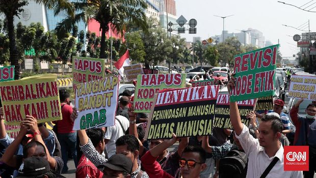 Ketupat, Simbol Kekecewaan Sopir GrabCar untuk Grab