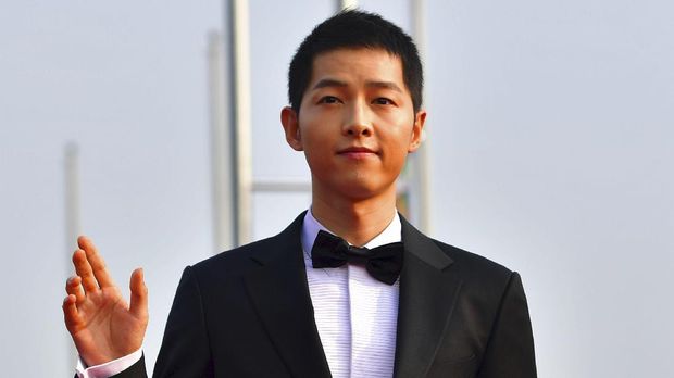 Tujuh Fakta Song Joong Ki, Kagumi Song Hye Kyo Sejak Lama