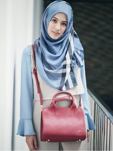 Foto: Gaya Hijab Alyssa Soebandono Saat Hamil Anak Kedua 