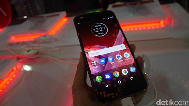 Moto Z2 Play Resmi Dipasarkan di Indonesia