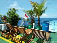 Tempat berjemur di Kapal ASDP