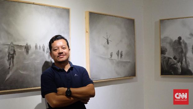 Lambok Hutabarat hobi bicara soal perang, termasuk dalam karya seninya.