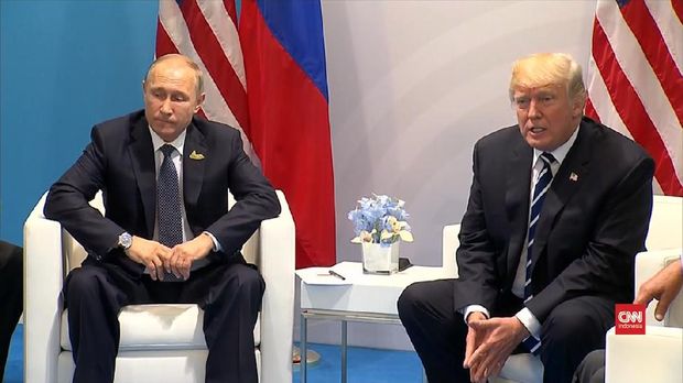 Salah satu pertemuan menarik lain yang muncul di KTT G-20 adalah antara Presiden Rusia Vladimir Putin dan Presiden AS Donald Trump.