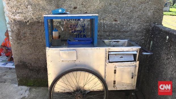Gerobak Bakso Goreng milik pelaku bom panci Agus Wiguna