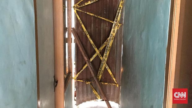 Bom rakitan Agus Wiguna meledak di rumah kontrakannya yang sedang kosong.